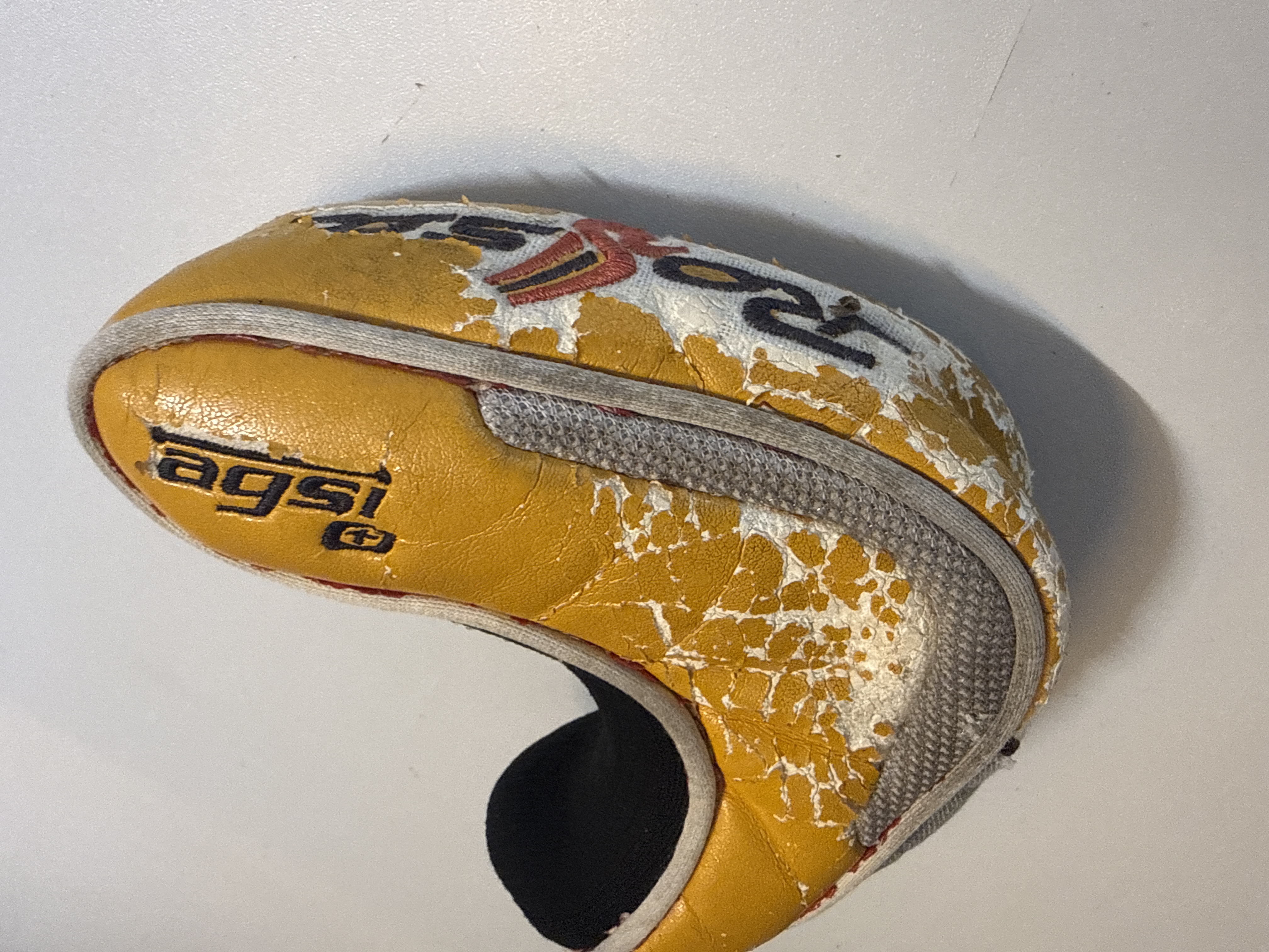 Fundstück: Rossa agsq Schlägerhaube